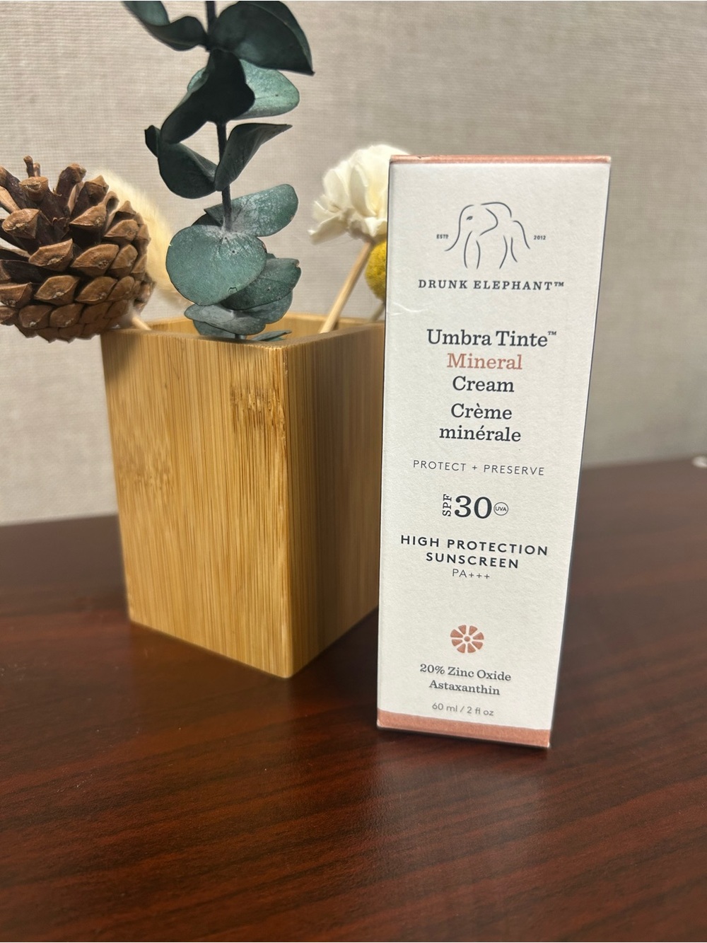 Drunk Elephant Umbra Tinte Mineral sunscreen Cream